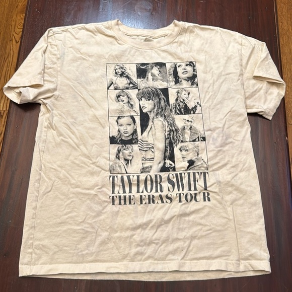 Taylor Swift The Eras Tour cream t-shirt size large - Picture 1 of 4